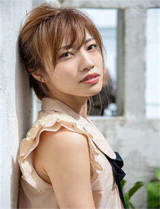 《9位美女厕所撒尿11分-女同桌张开腿让我爽了一夜》