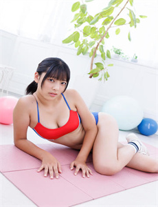 《欧美bbxxx-美女大胸脯》